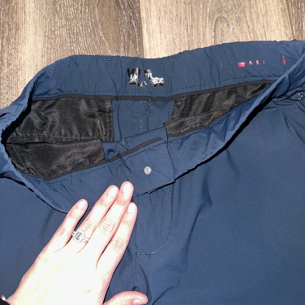Men's refinery republic Navy Shorts - Picture 3 of 5